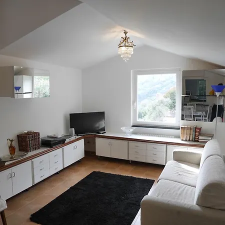 Costa Apartman *